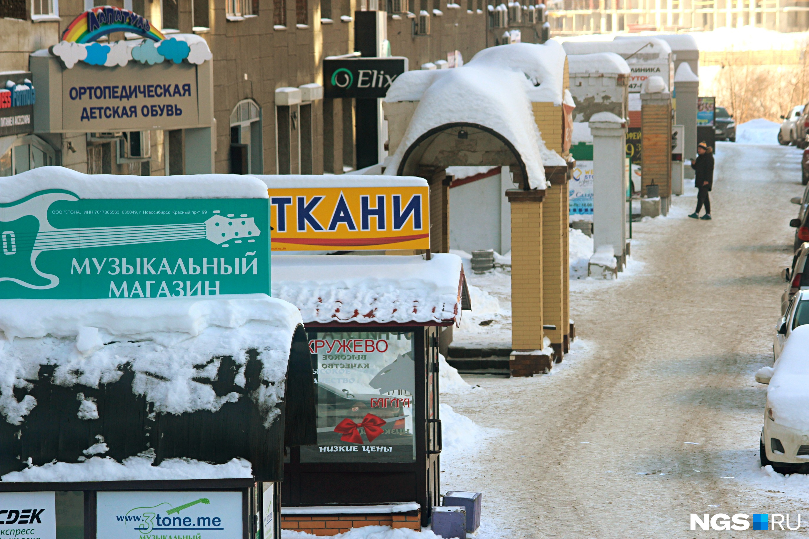 Нелепые пристройки к жилым домам