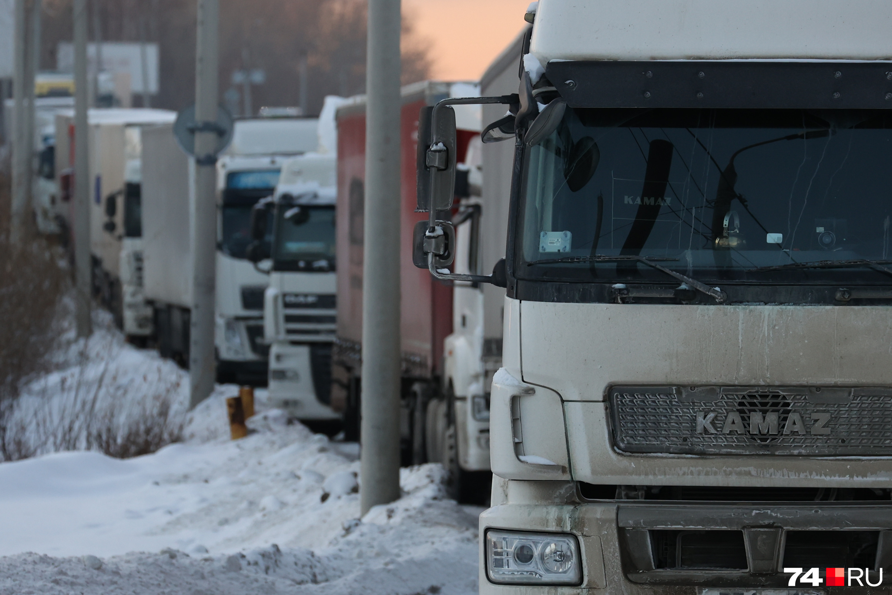 Движение большегрузов ограничат в Новосибирске — где им можно будет ездить