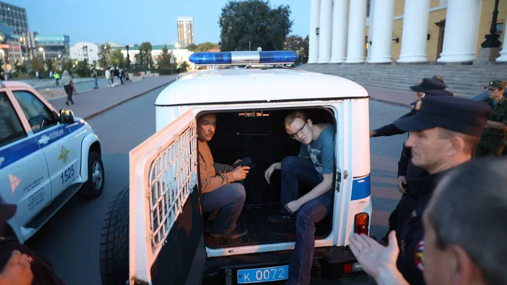 В центре Челябинска прошли задержания