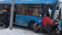 Прокуратура начала проверку по ДТП с трактором и автобусом в Архангельске