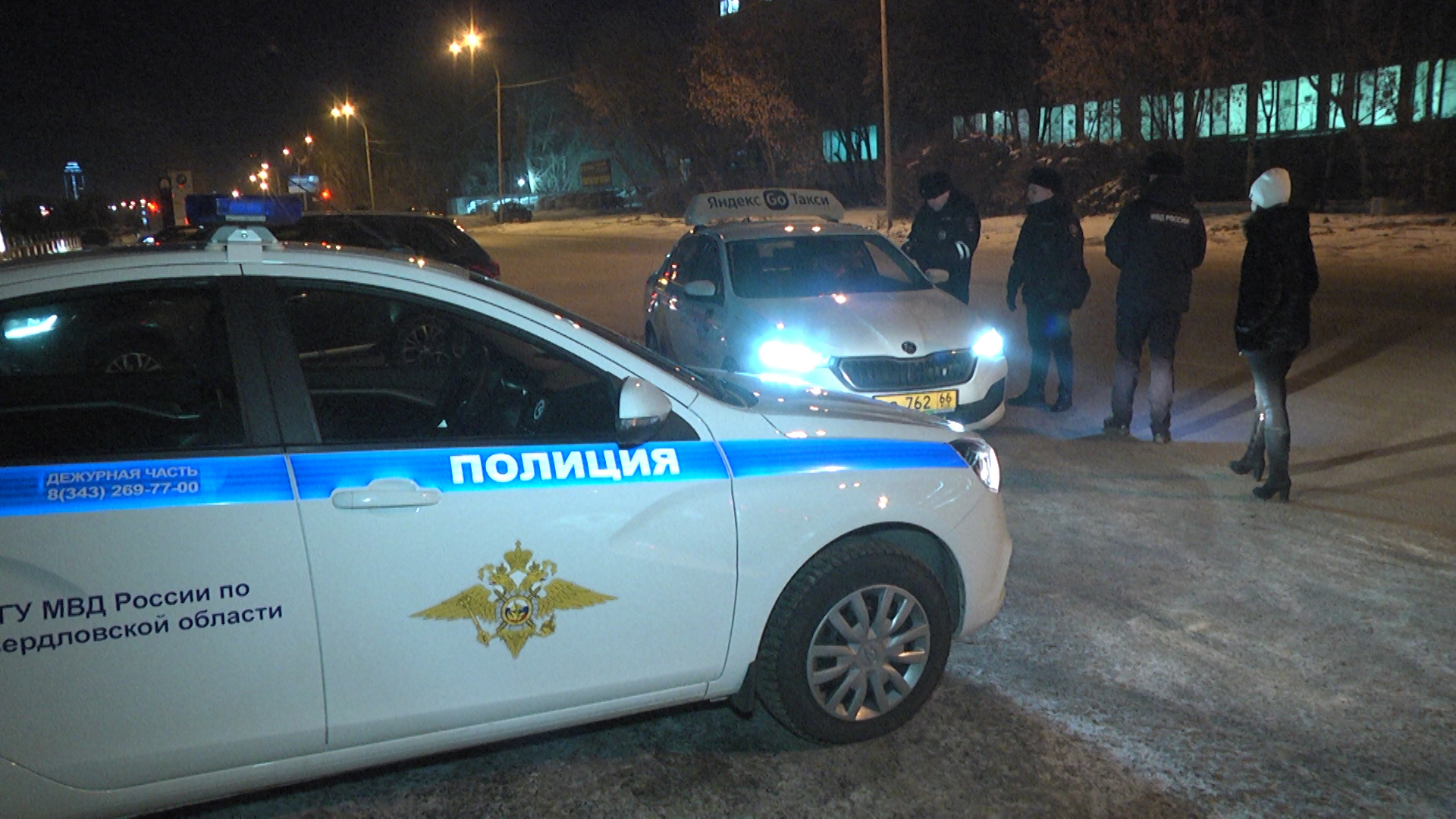 Автомобиль такси отправили на штрафстоянку Автомобиль такси отправили на штрафстоянку