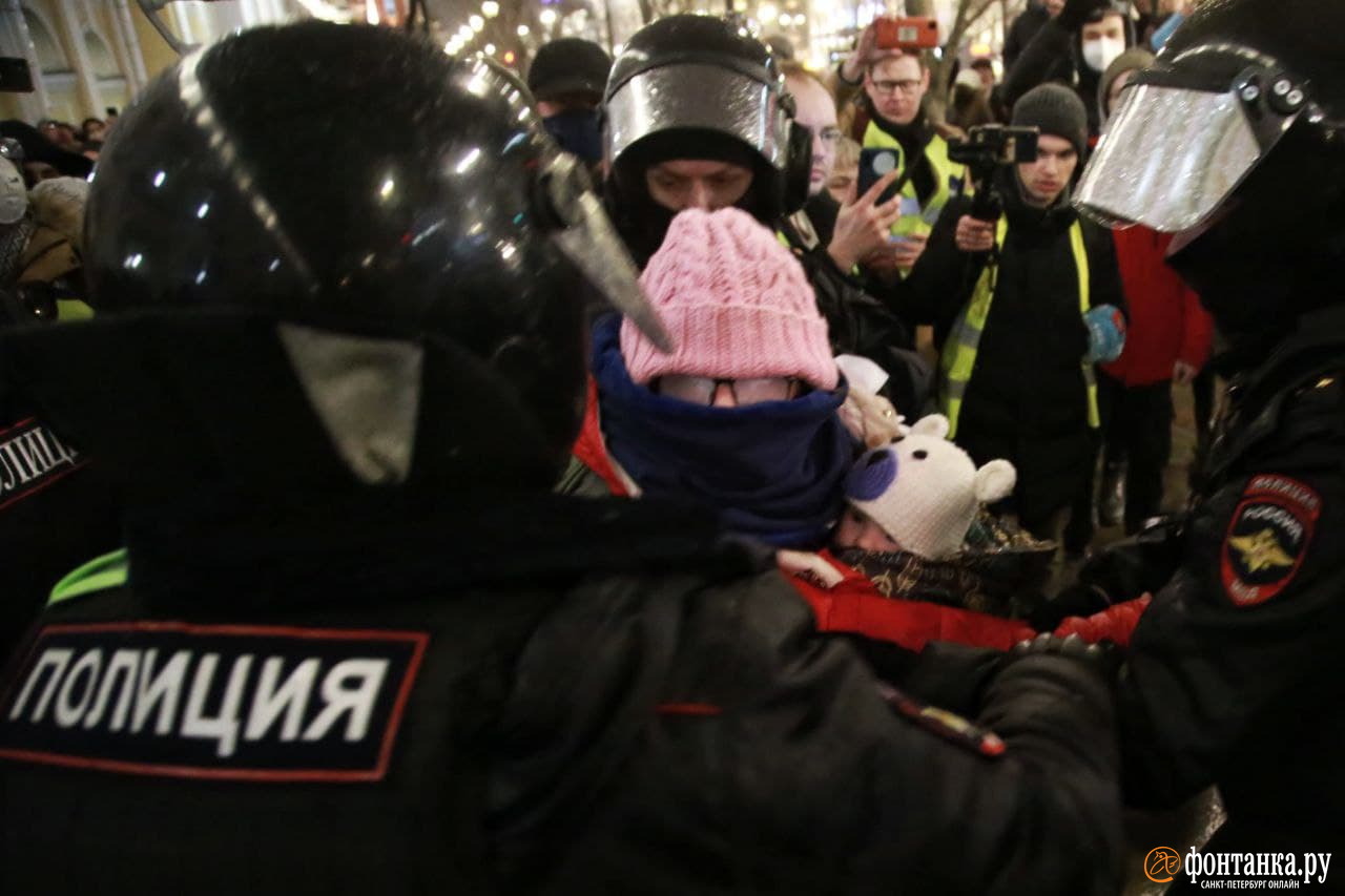 Новости с украины когда закончится прогнозы. Митинг на Невском. Антивоенные митинги в СПБ 26 февраля. Антивоенное движение в России. Митинги СПБ 28 февраля.