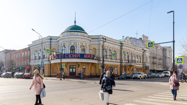 Не работают кафе и светофор: в центре Красноярска пропало электричество