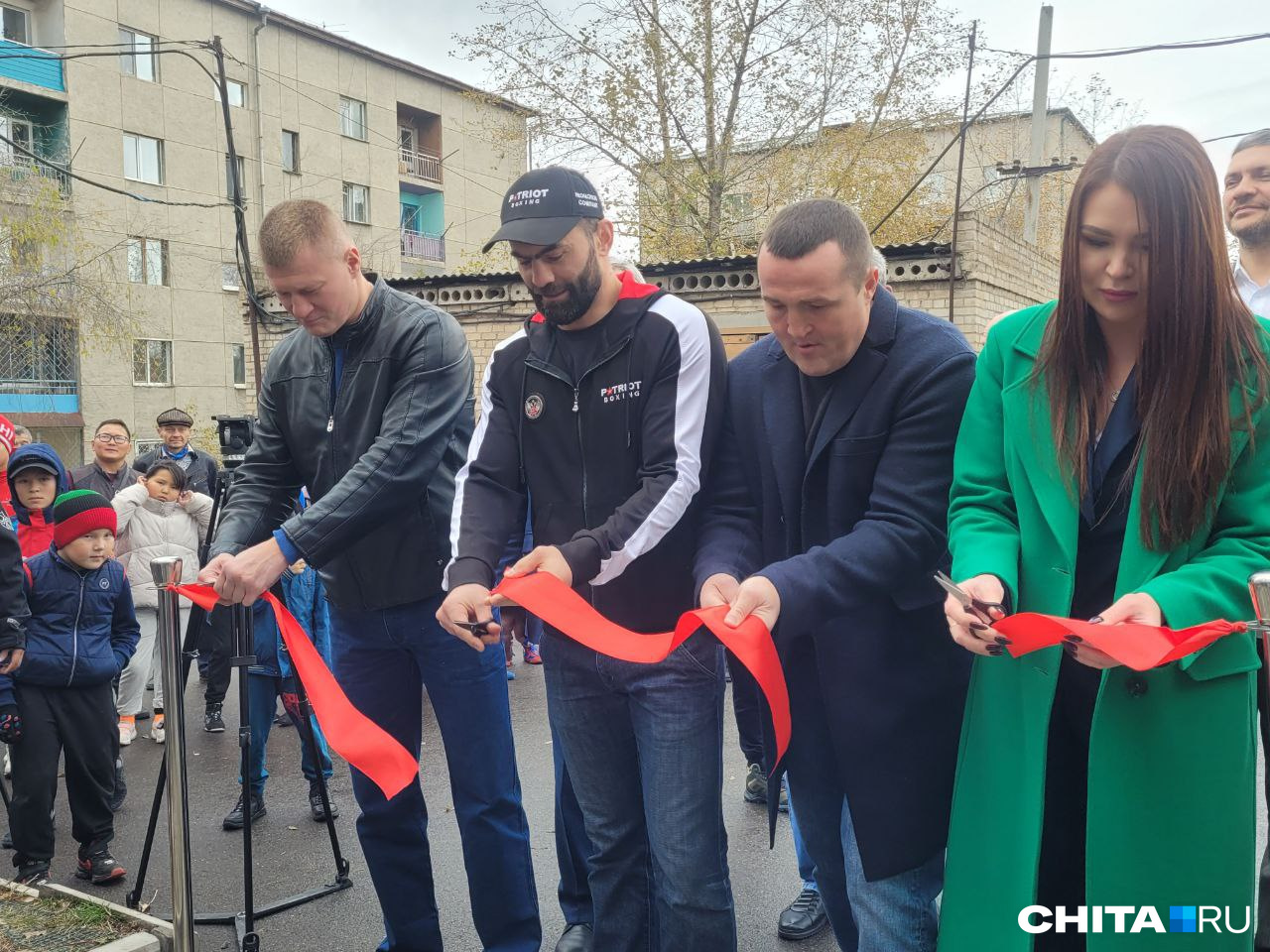 Осипов и чемпионы России по боксу открыли новый спортзал в Чите