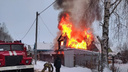 «Дети выпрыгивали со второго этажа»: в Ярославской области дотла сгорел дом косметолога