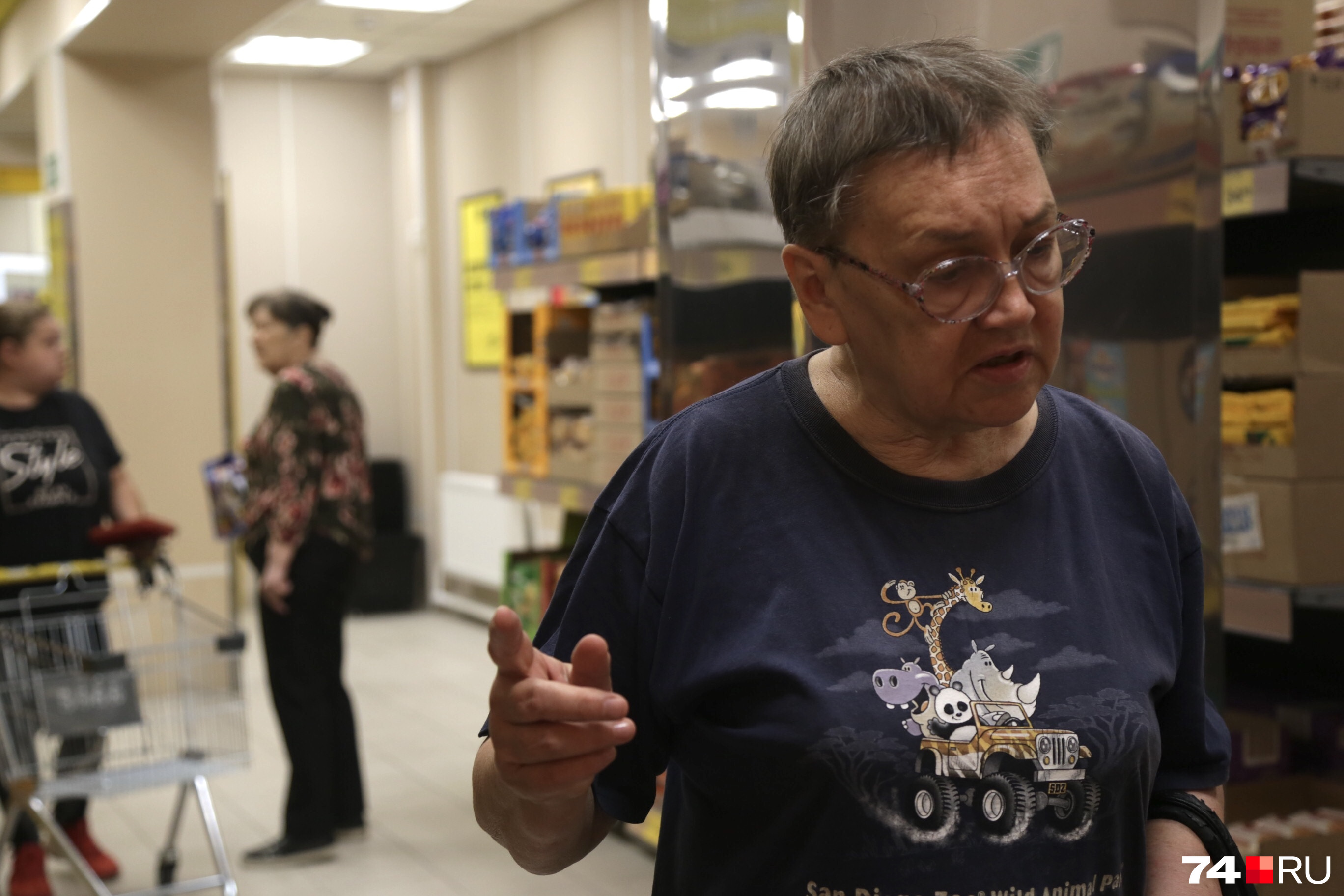 Галина Михайловна приятно удивлена ценами на лимоны: их продают по 99 рублей за килограмм Галина Михайловна приятно удивлена ценами на лимоны: их продают по 99 рублей за килограмм