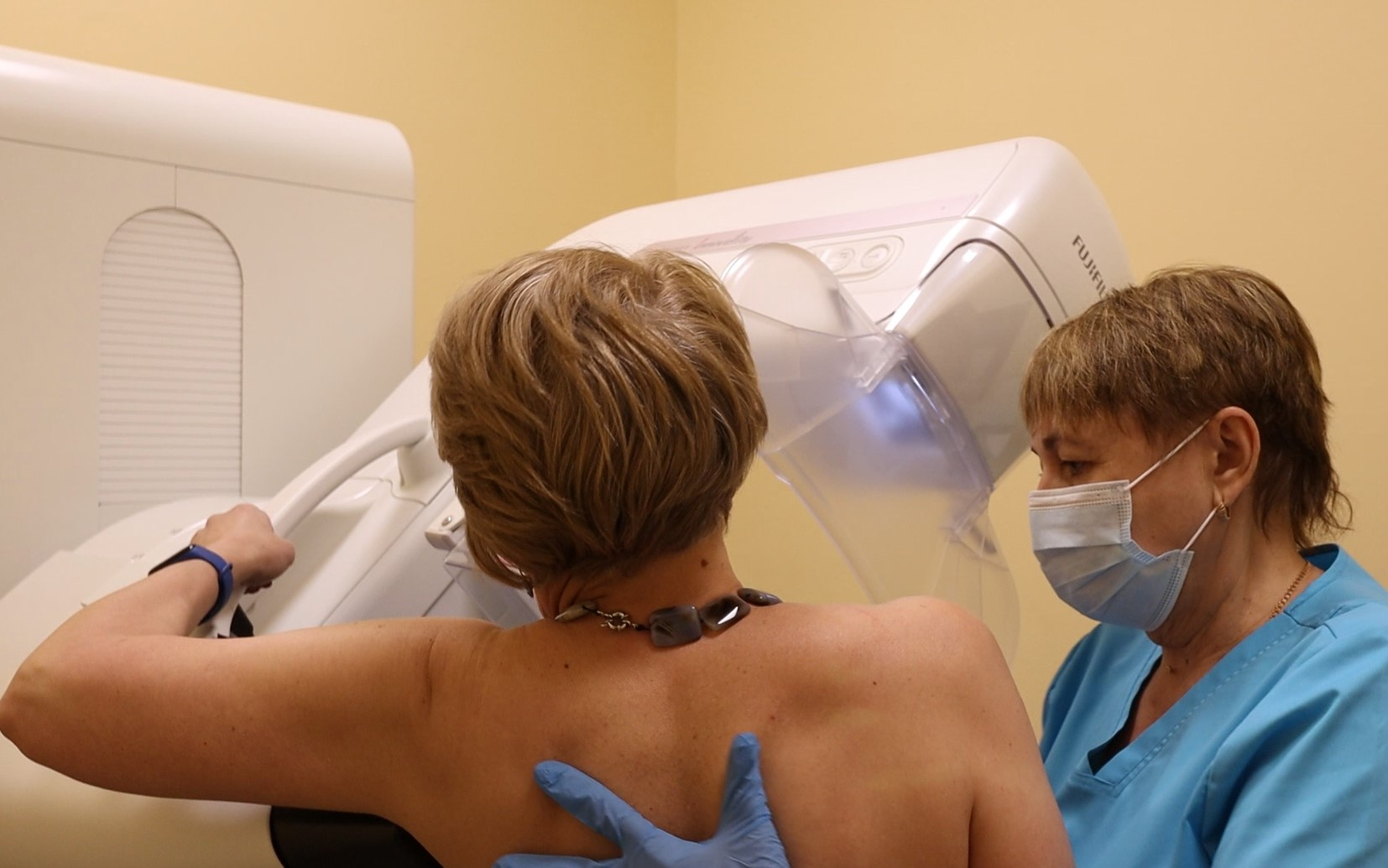 Маммография с томосинтезом — это углубленное изучение молочной железы высокой точности