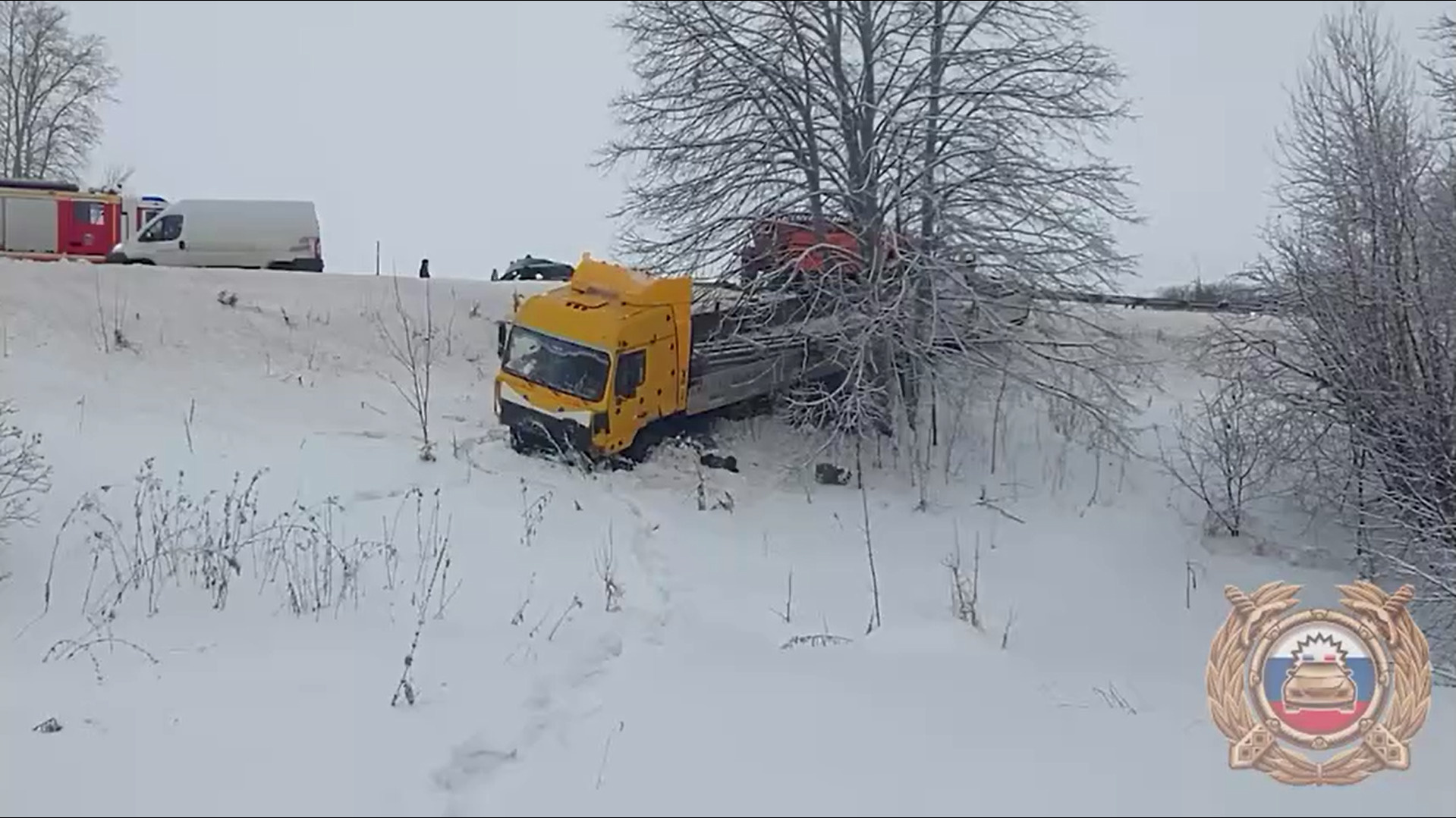 МАЗ пытался уйти от столкновения, но не вышло