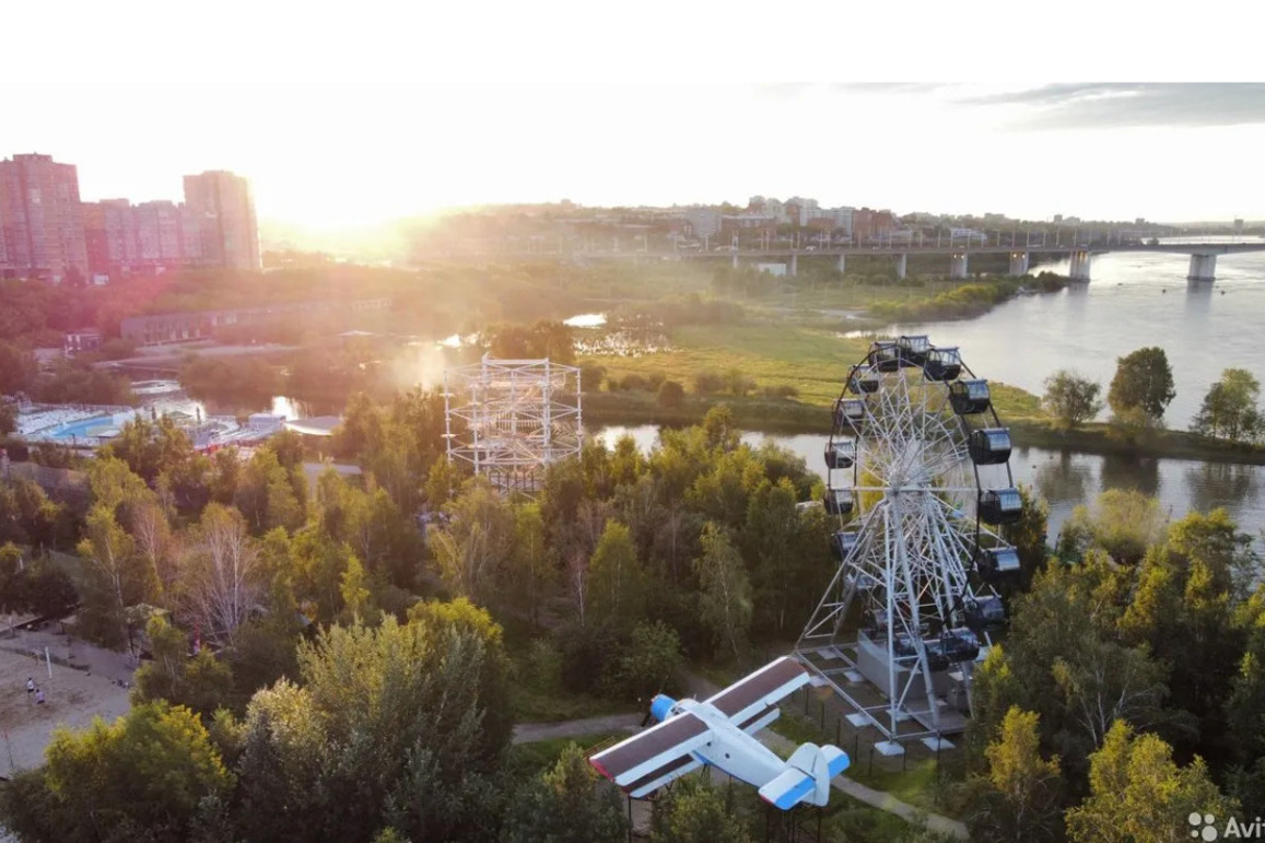 Колесо обозрения поляна. Колесо обозрения Иркутск Поляна. Спорт-парк Поляна Иркутск. Колеса обозрения, парк Поляна, Иркутск. Старое колесо обозрения Иркутск.