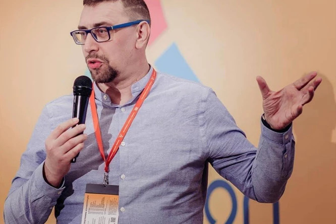 Блогера из Екатеринбурга Михаила Климарева* объявили в уголовный розыск