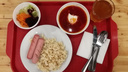 Из-за роста цен на продукты компаниям, которые кормят детей в школах Перми, разрешат изменять меню