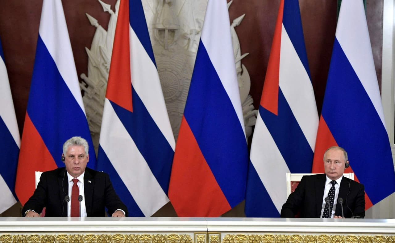 Президент Кубы Мигель Марио Диас-Канель Бермудес и Владимир Путин в 2018 году, Кремль