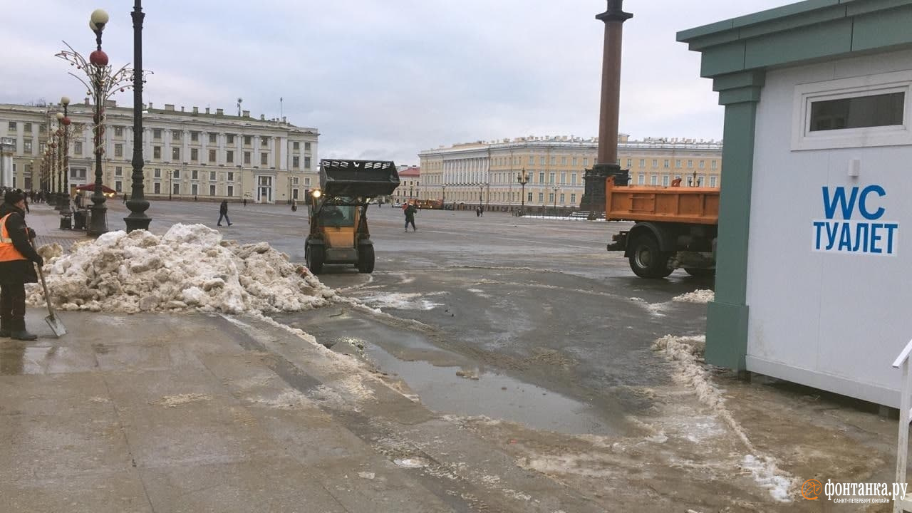 Эрмитаж и туалет — отдельно. Водоканал убрал бесплатную уборную на  Дворцовой площади по требованию Минкульта - 15 января 2022 - ФОНТАНКА.ру