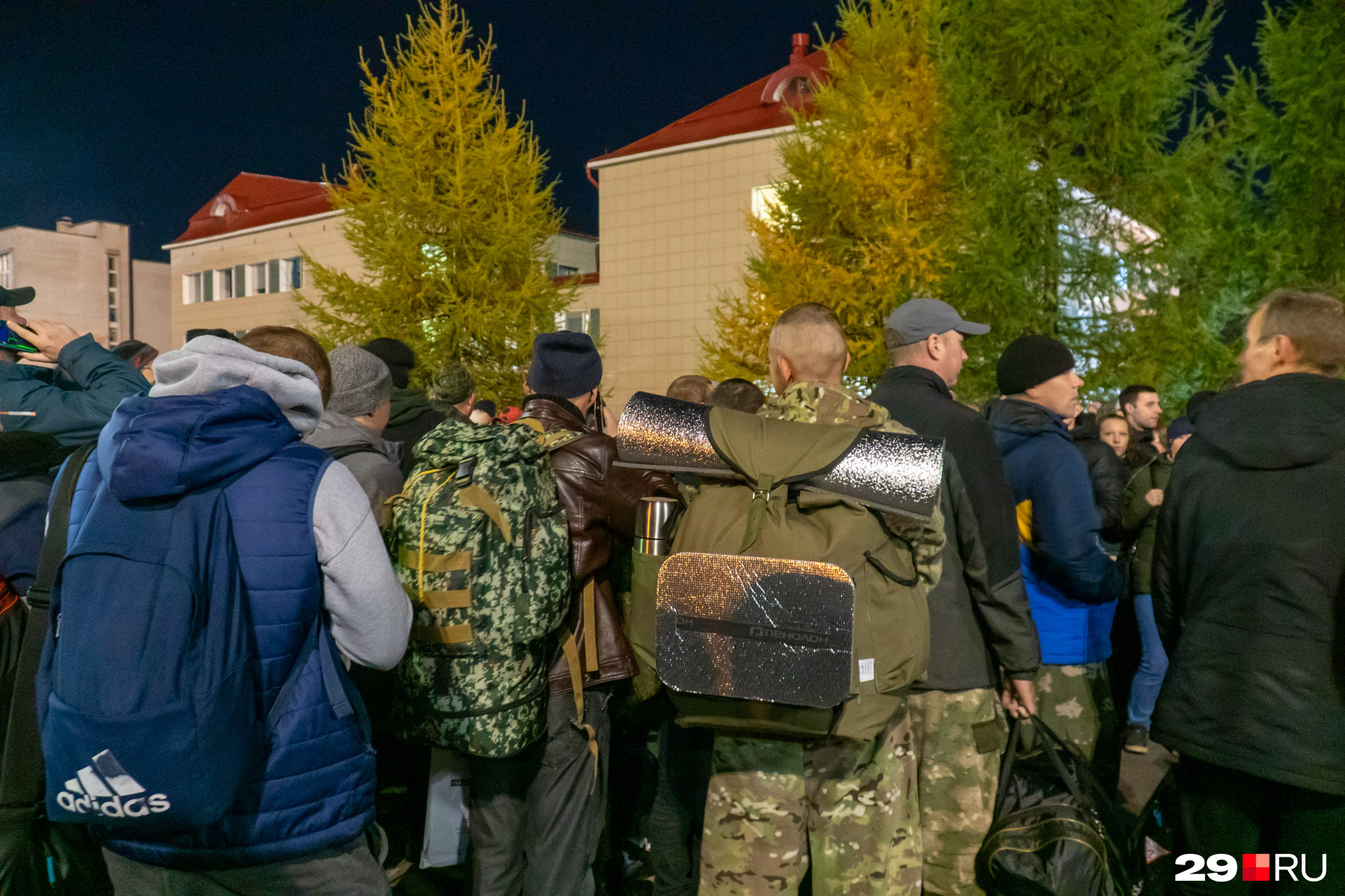 Людей отправляют не только на подготовку в Петербург, но и <a href="https://29.ru/text/world/2022/10/01/71701619/" class="_" target="_blank">в Мурманскую область</a> Людей отправляют не только на подготовку в Петербург, но и <a href="https://29.ru/text/world/2022/10/01/71701619/" class="_" target="_blank">в Мурманскую область</a>