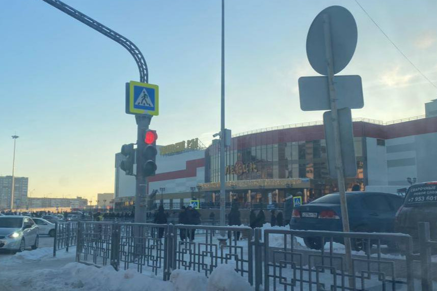 В Екатеринбурге эвакуировали всех торговцев и посетителей «Таганского ряда»