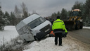 Маршрутка с 17 пассажирами опрокинулась в Нижегородской области