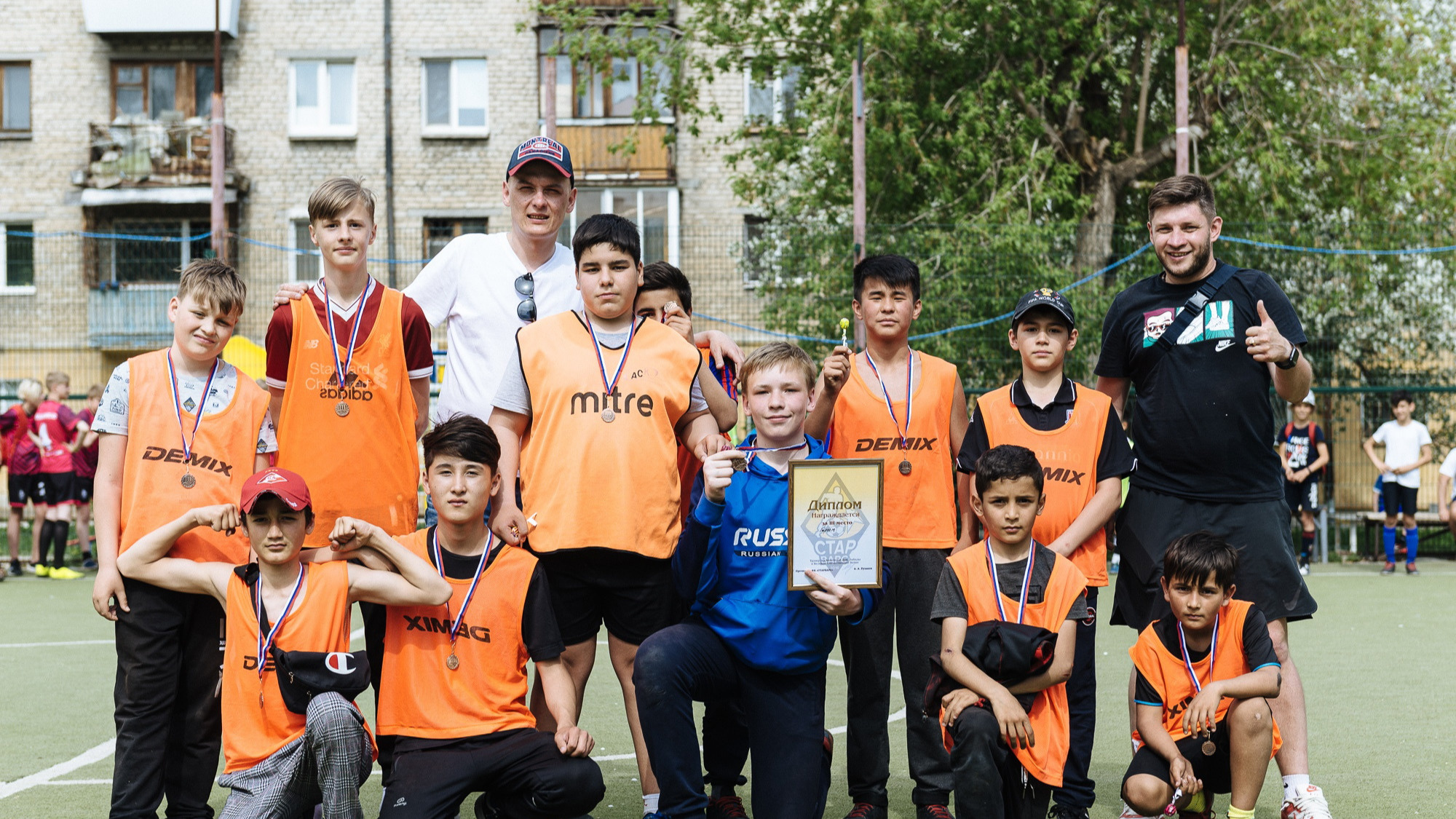 От дворов на Сортировке до чемпионата мира: как тренер из Екатеринбурга помогает детям с тяжелой судьбой