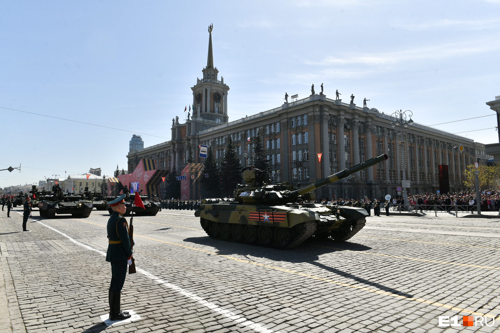 Командирский танк <nobr class="_">Т-90</nobr> впервые принял участие в параде