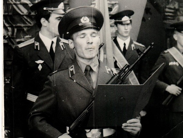 Владимир Якушев принимает военную присягу