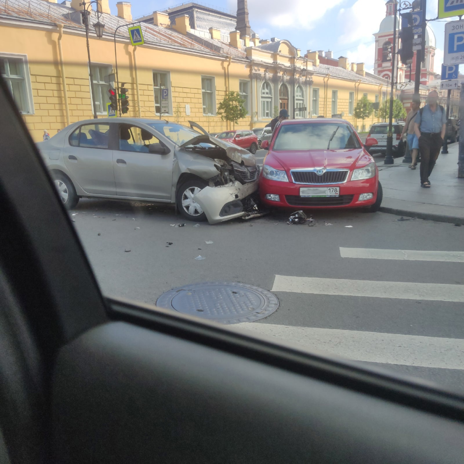 Fontanka происшествия. Авария на улице Пестеля. Авария на Пестеля сегодня. ДТП на Фонтанке в СПБ сегодня. Фото перекрестка наб реки Фонтанки и улицы Пестеля.