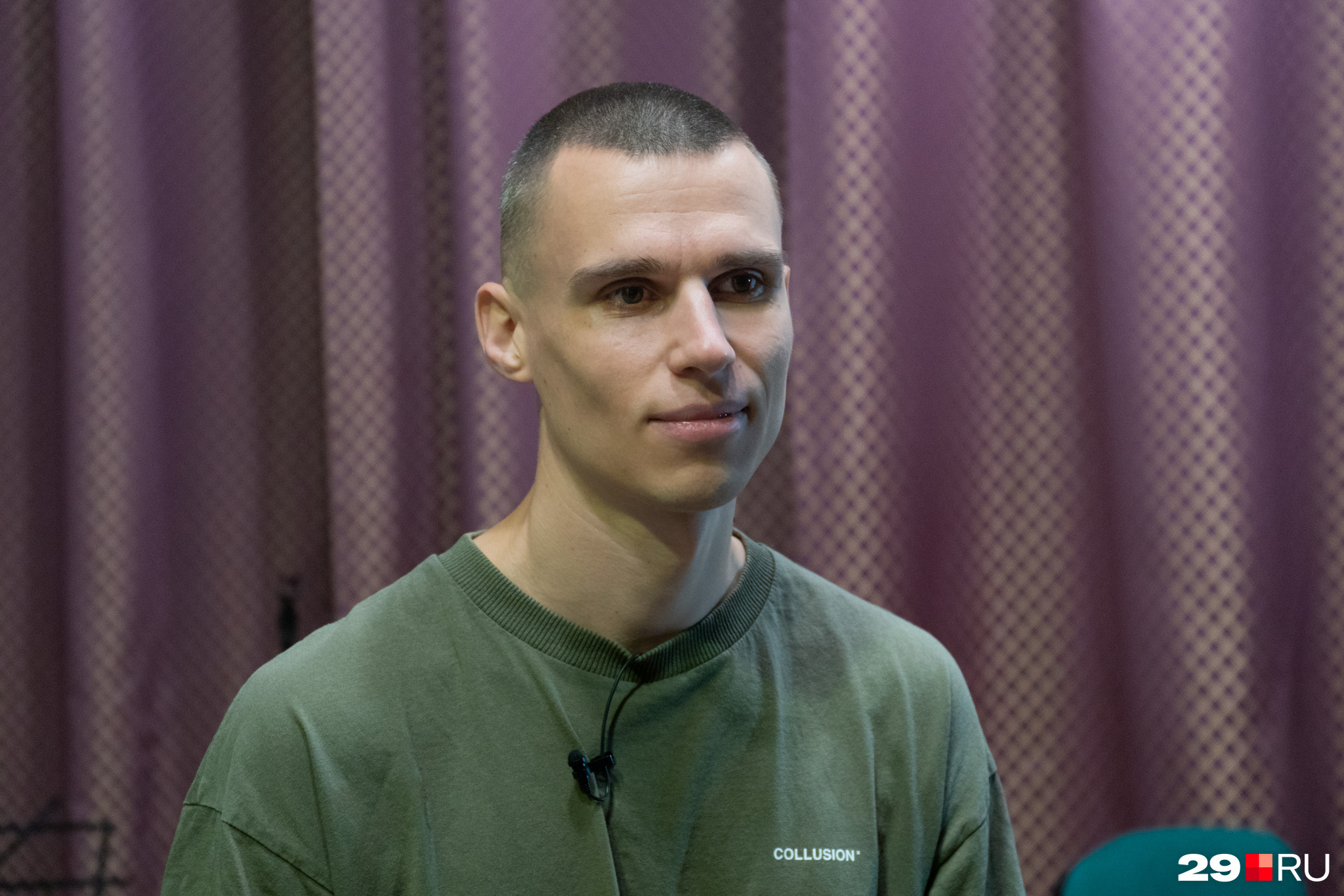 Вадим проповедует протестантизм — одно из направлений христианства Вадим проповедует протестантизм — одно из направлений христианства