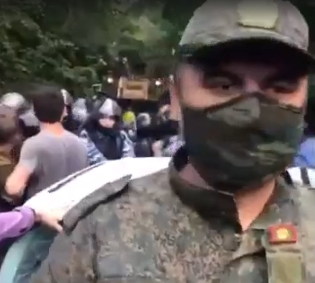 Азамат Абдрахманов долго отрицал, что человек в маске на видео это он Азамат Абдрахманов долго отрицал, что человек в маске на видео это он