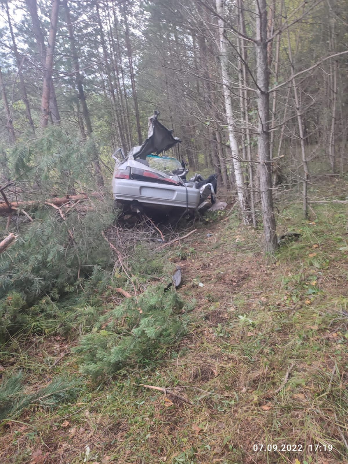 Автомобилю буквально вырвало крышу Автомобилю буквально вырвало крышу