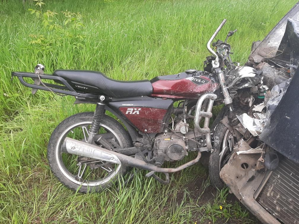 Водитель мопеда скончался до приезда медиков Водитель мопеда скончался до приезда медиков