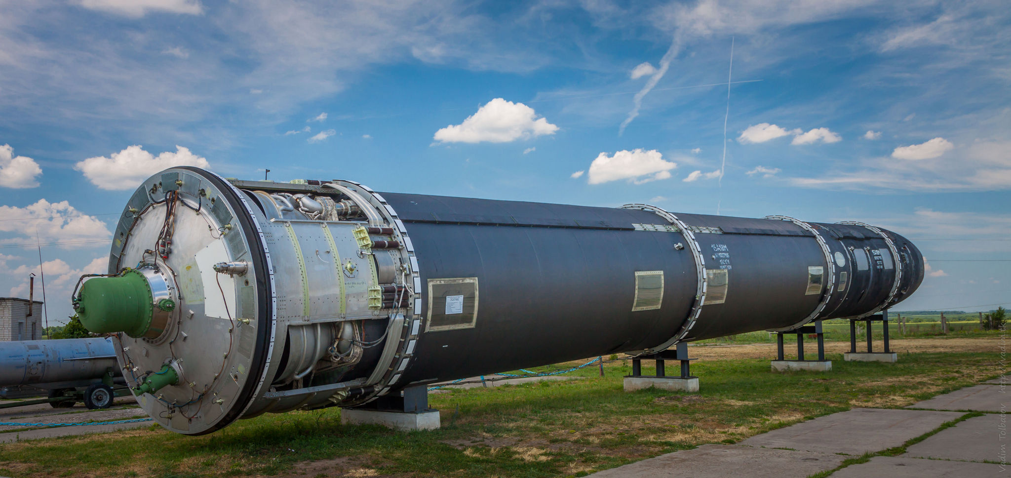 Размер феноменален. Это не самая крупная и тяжелая из баллистических ракет СССР вообще, но из ныне действующих — наиболее внушительная
