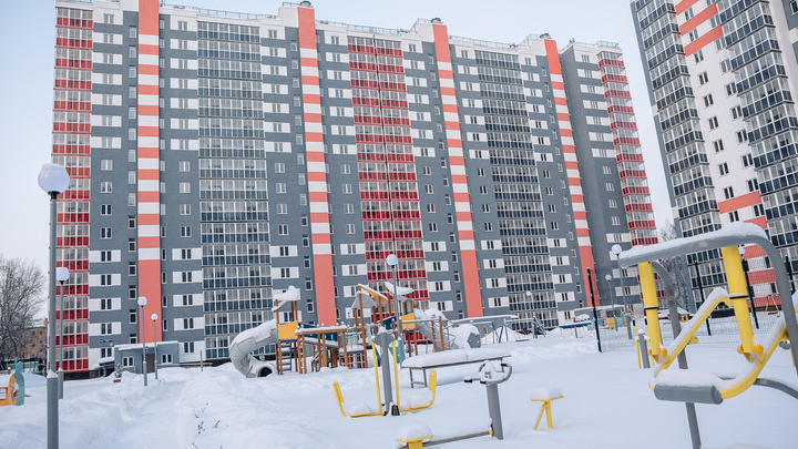 В Кемерове 400 семей получили ключи от квартир в новом жилом комплексе