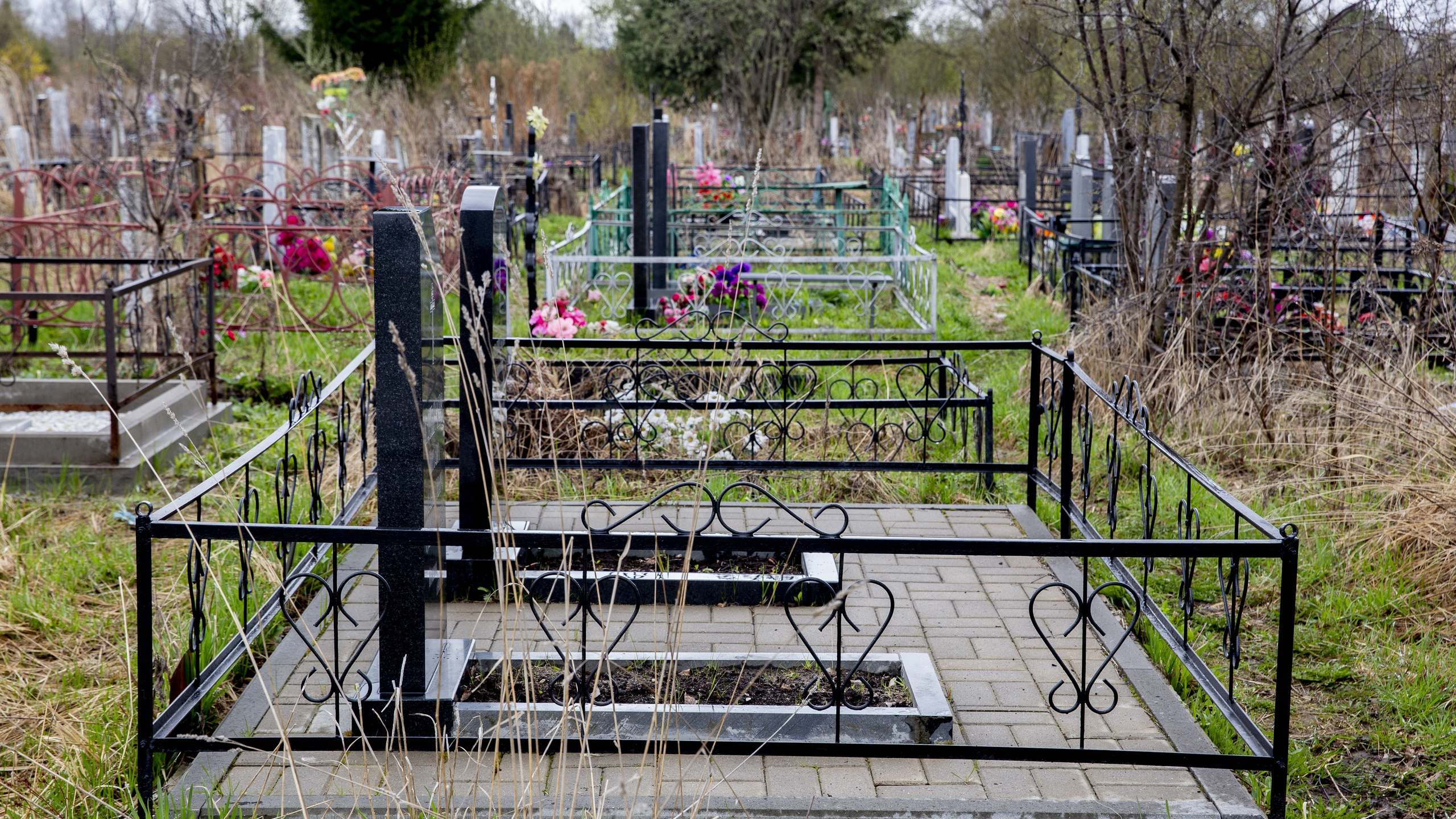 Посещают ли кладбище в воскресенье