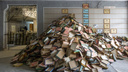 В Волгограде спасают от мусорной свалки огромное книгохранилище