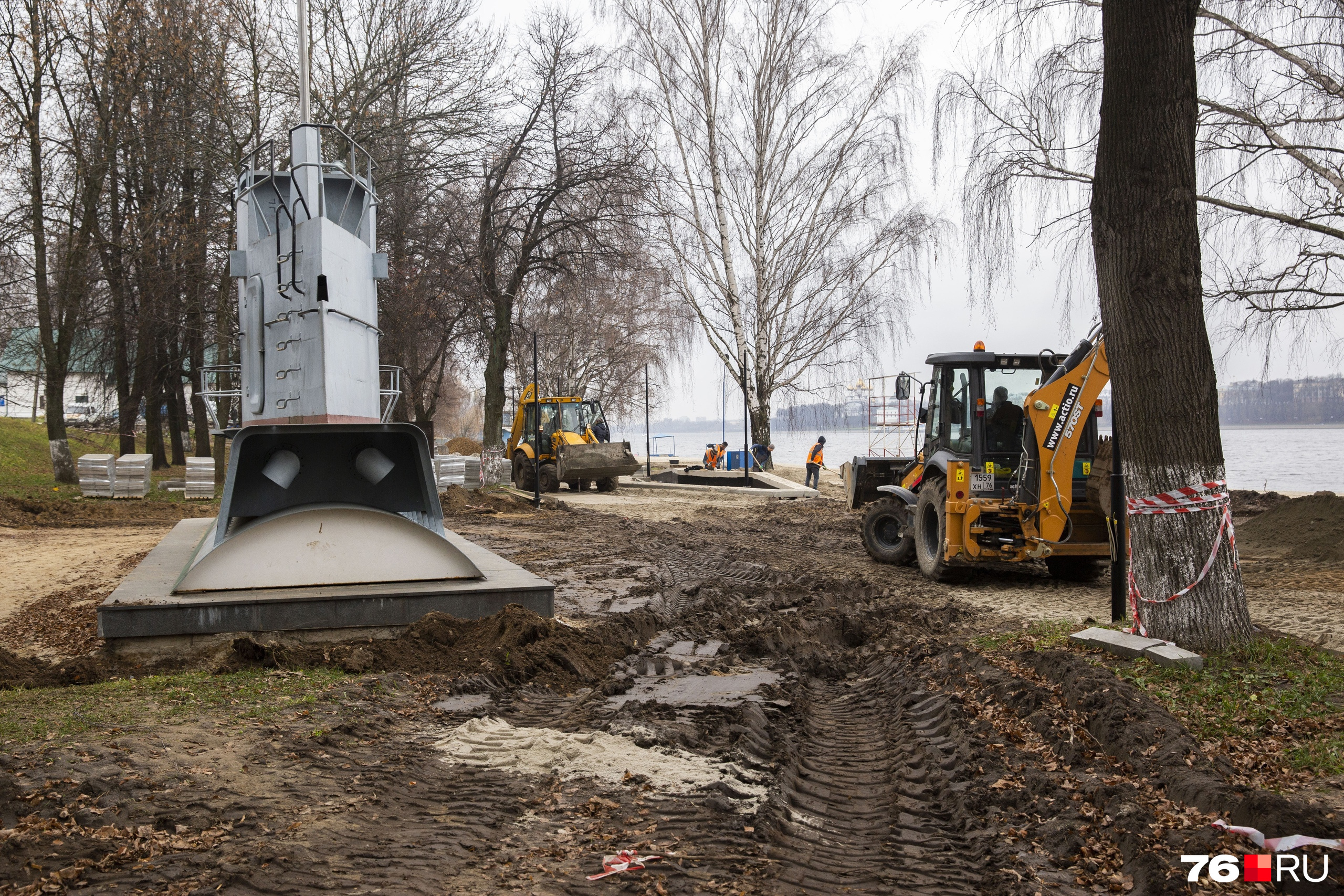 Согласно условиям контракта, работы на Тверицкой набережной должны были закончить к 15 сентября 2021 года Согласно условиям контракта, работы на Тверицкой набережной должны были закончить к 15 сентября 2021 года