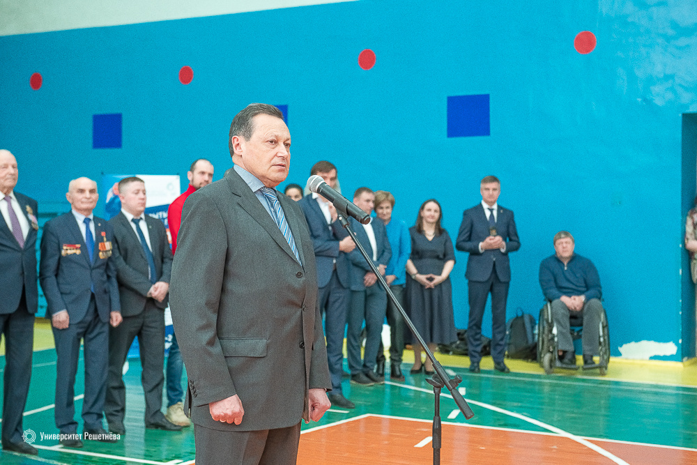 Ректор Университета Решетнёва Эдхам Акбулатов рассказал об открытии площадок для стритбола