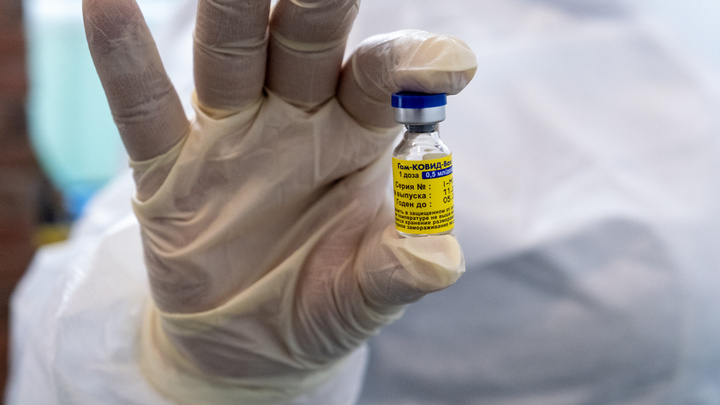 В Минздраве объяснили, почему южноуральцев не прививают назальной вакциной от коронавируса