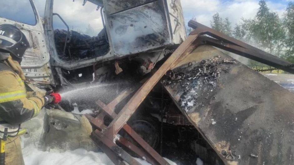 Пара из ХМАО погибла в ДТП под Тюменью. Автомобили сгорели