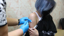 «В 5 раз легче взрослой»: вакцину от ковида поставили 200 новосибирским подросткам