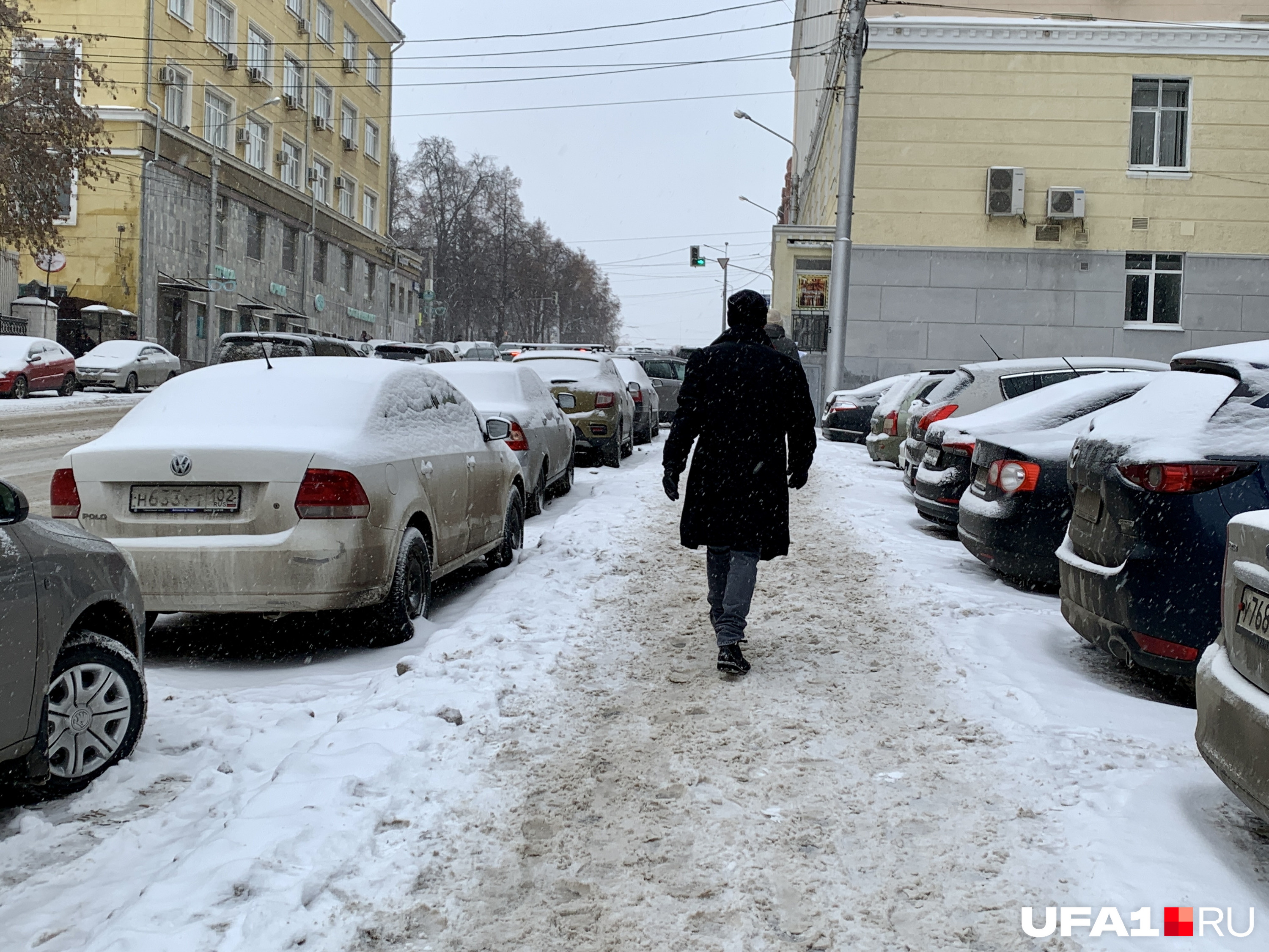 Впрочем, службы не везде успели убрать