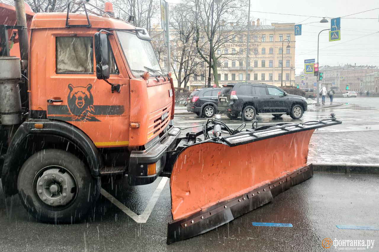 Петербург и последствия мокрого снегопада: трансляция с улиц