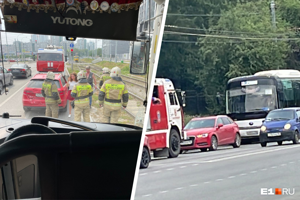 В Екатеринбурге междугородный автобус влетел в легковушку на Ботанике - 31  июля 2022 - Е1.ру