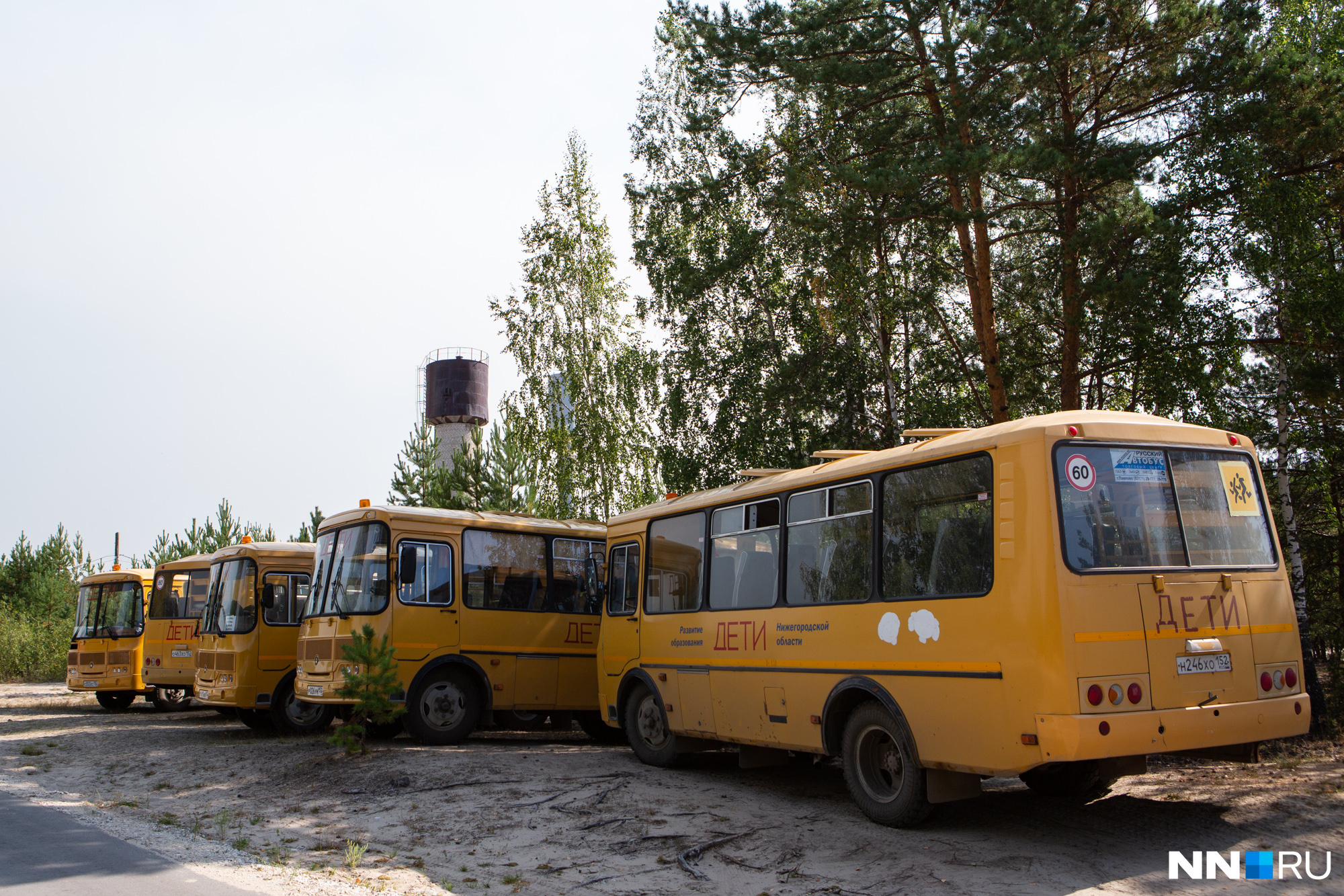 В поселок согнали автобусы на случай возможной эвакуации