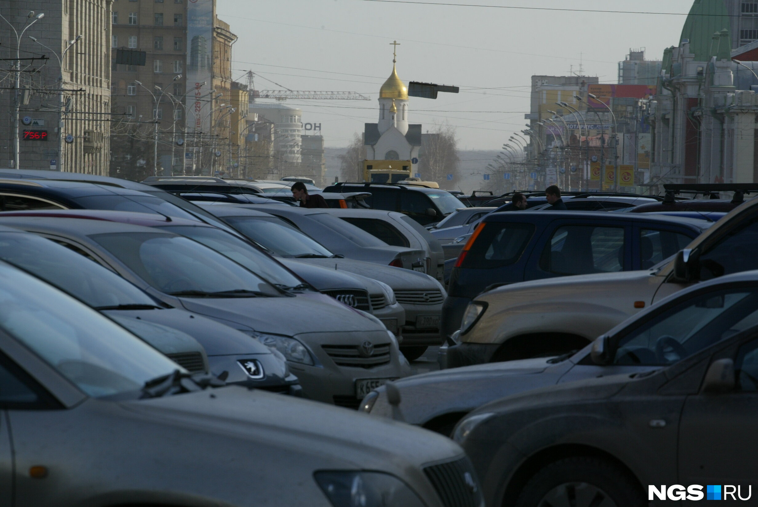 Более 1200 платных парковочных мест создадут в центре Новосибирска — публикуем адреса новых парковок