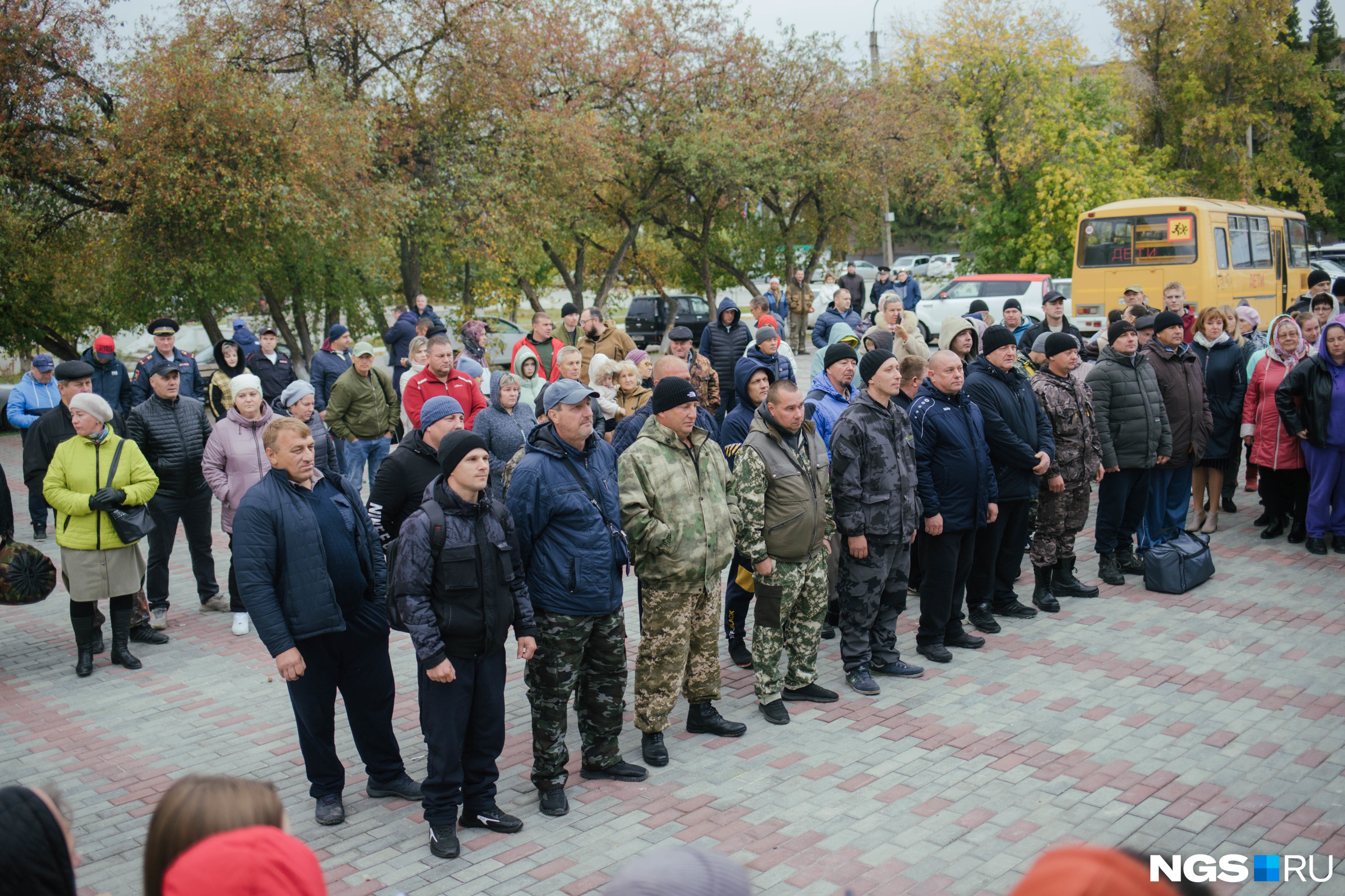 Владимир (крайний слева) оказался чуть ли не самым молодым в этой группе призванных Владимир (крайний слева) оказался чуть ли не самым молодым в этой группе призванных