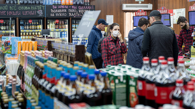 «Неадекватные отсеются здесь»: рассказываем, запретят ли в Татарстане продажу алкоголя у военкоматов