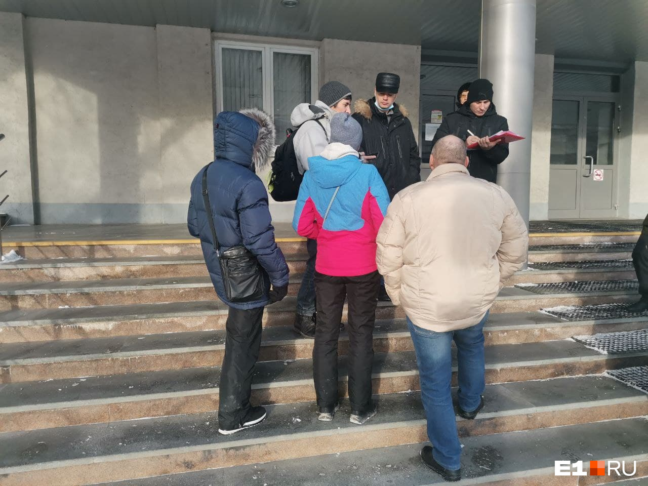 Авторы обращения хотят, чтобы Общественная палата выступила против введенния QR-кодов, и требуют, чтобы им дали слово на слушаниях Авторы обращения хотят, чтобы Общественная палата выступила против введенния QR-кодов, и требуют, чтобы им дали слово на слушаниях