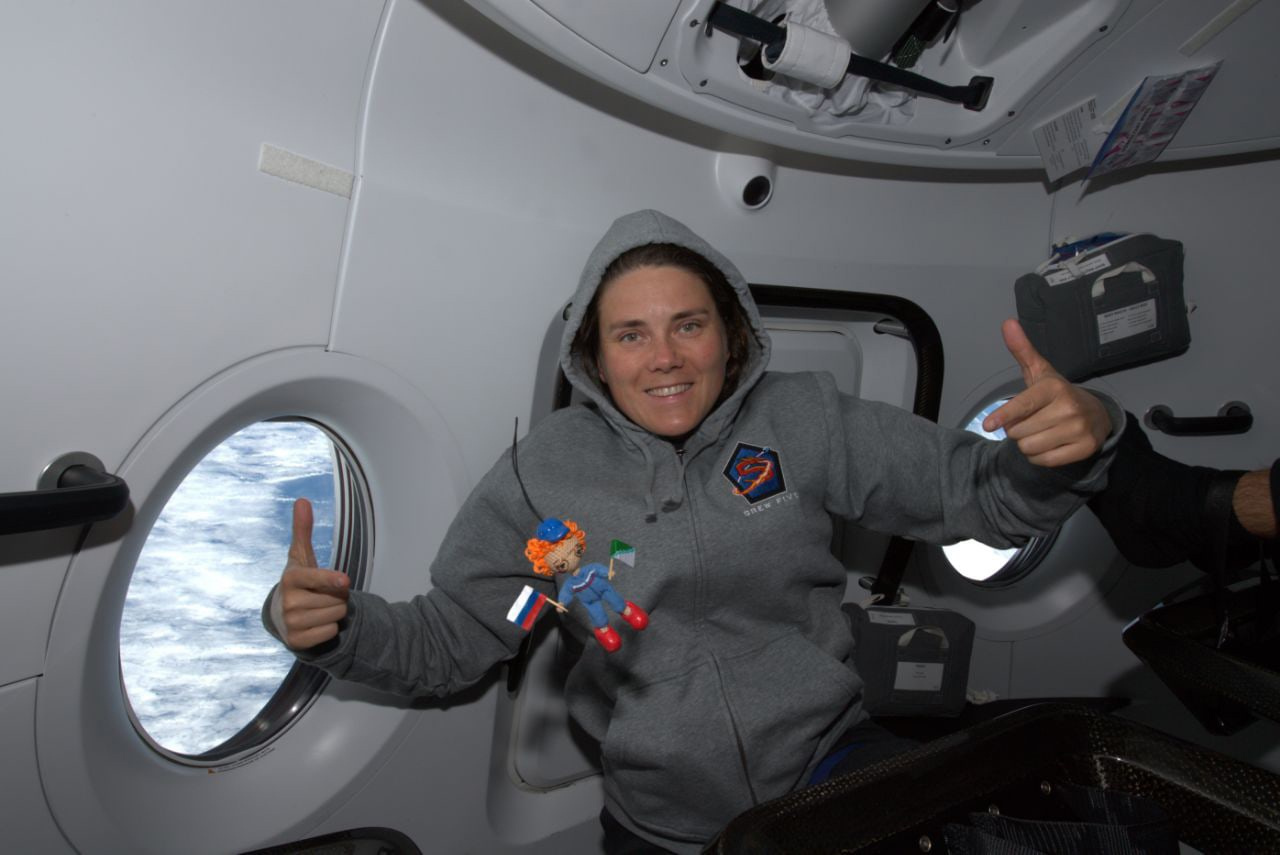 Кикина отправилась в космос 5 октября из Космического центра имени Кеннеди на корабле Crew Dragon