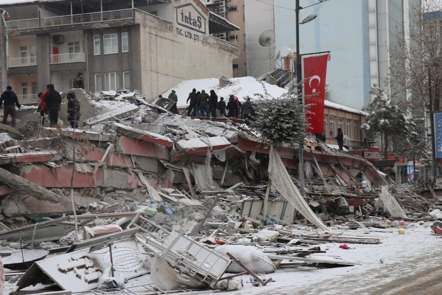 Три нижегородца оказались в зоне землетрясения в Турции. В МИД рассказали об их состоянии