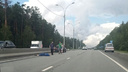 Мотоциклист без прав разбился насмерть о бетонное ограждение Бердского шоссе