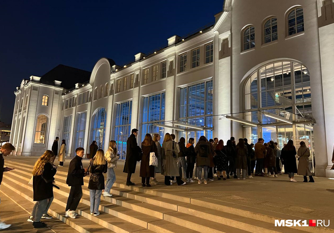 Ночь музеев в москве. Ночь музеев 2022 Москва. ГЭС 2. ВДНХ. ГЭС 2 Москва музей.