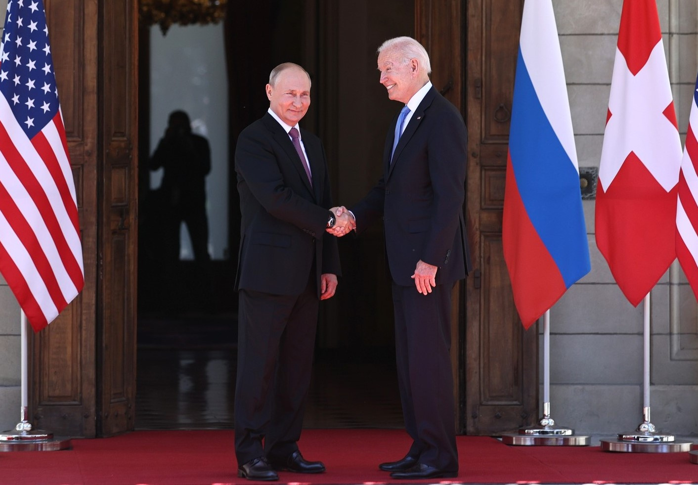 Владимир Путин и Джо Байден в Женеве, июнь 2021 года